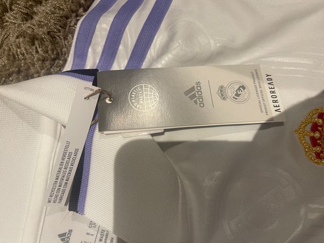 Camiseta Karim Benzemá firmada con Certificado de