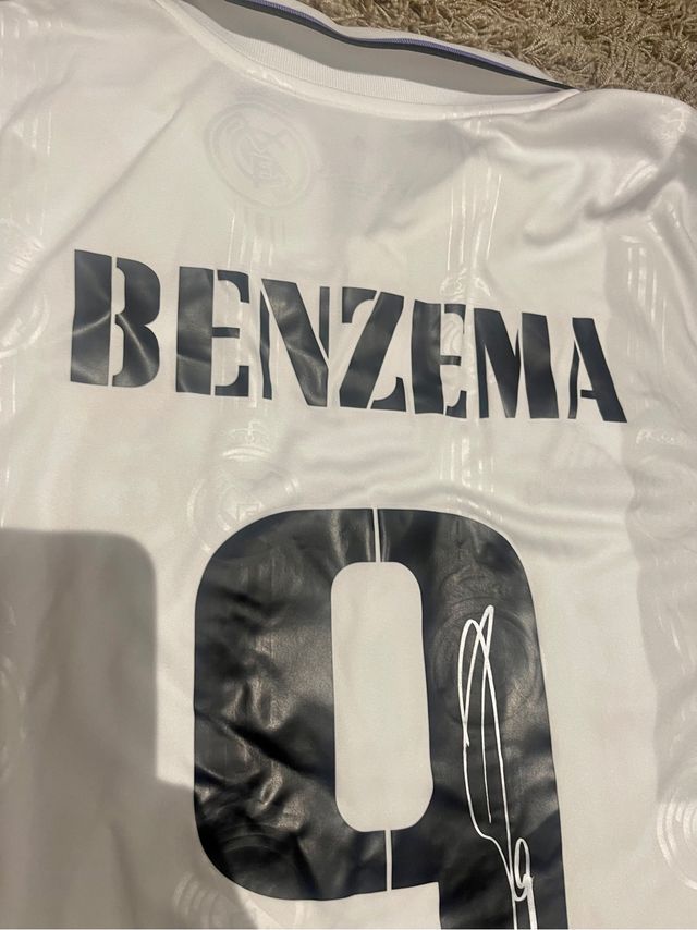 Camiseta Karim Benzemá firmada con Certificado de