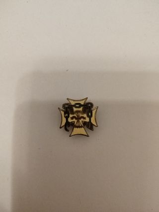 Insignia de ojal o solapa