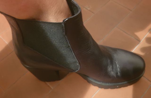 Stivaletti vera pelle neri n. 37