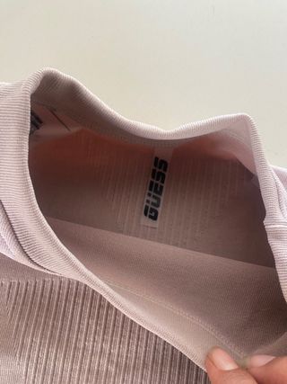 Jersey top deportivo Guess