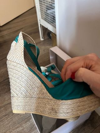 Alpargatas azules de raso y de firma  13cm talla37