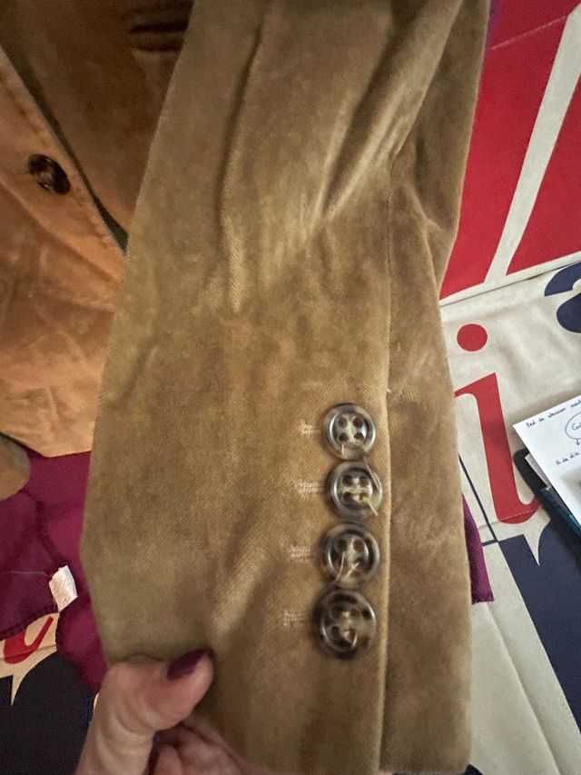 Chaqueta estilo americana de antelina