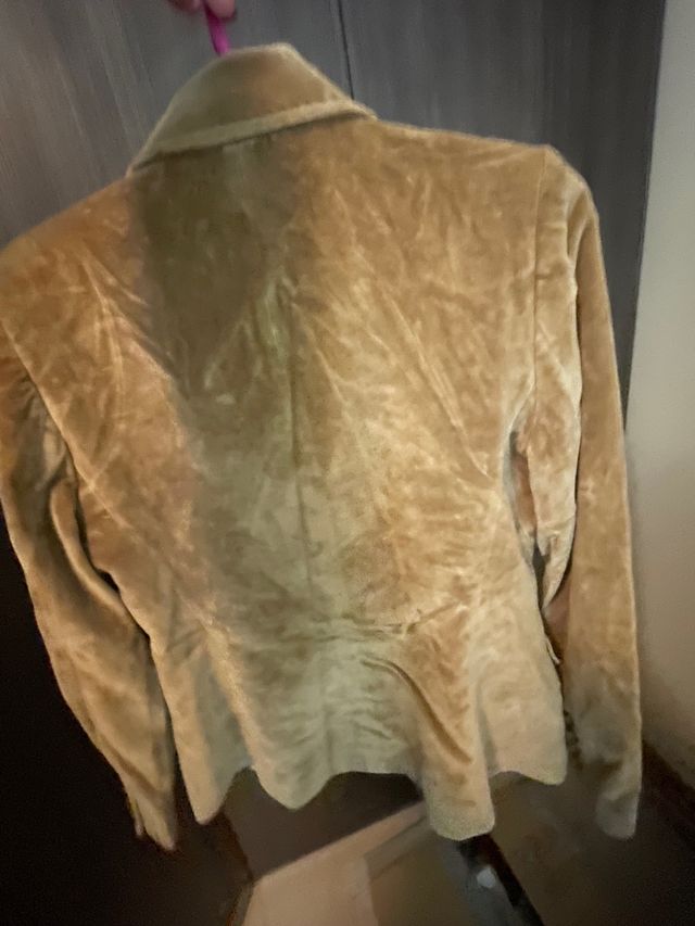 Chaqueta estilo americana de antelina