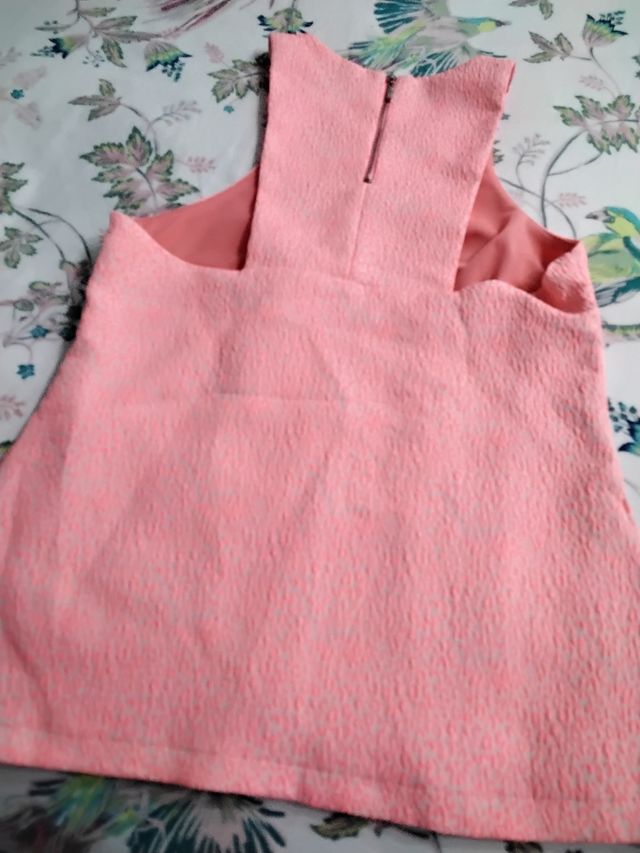 Top Zara sin estrenar. URGE venta de perfil