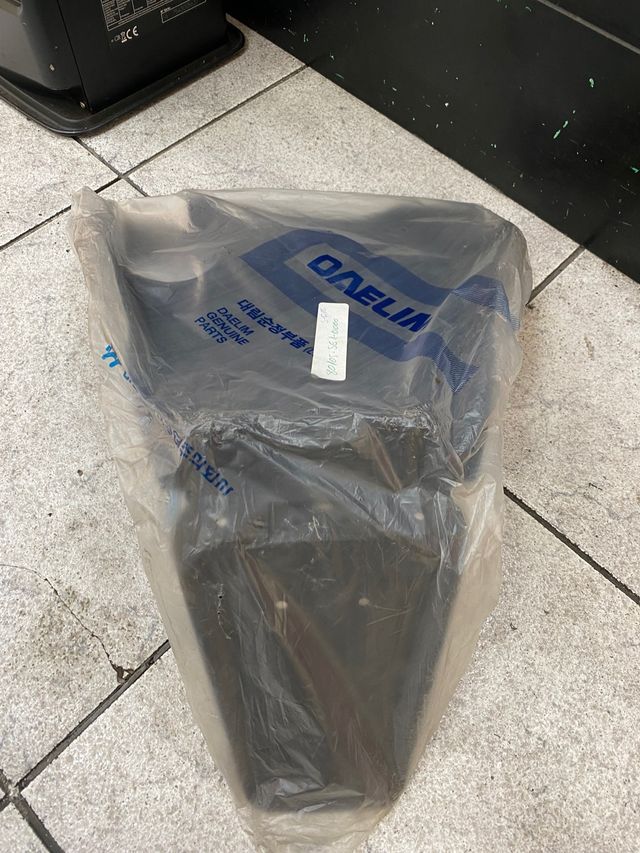 Guardabarros matrícula Daelim s-five