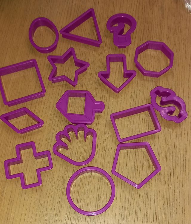 56 formine per biscotti vari stampi e dimemsioni