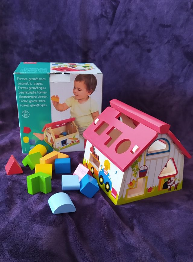 Juguete formas casita madera