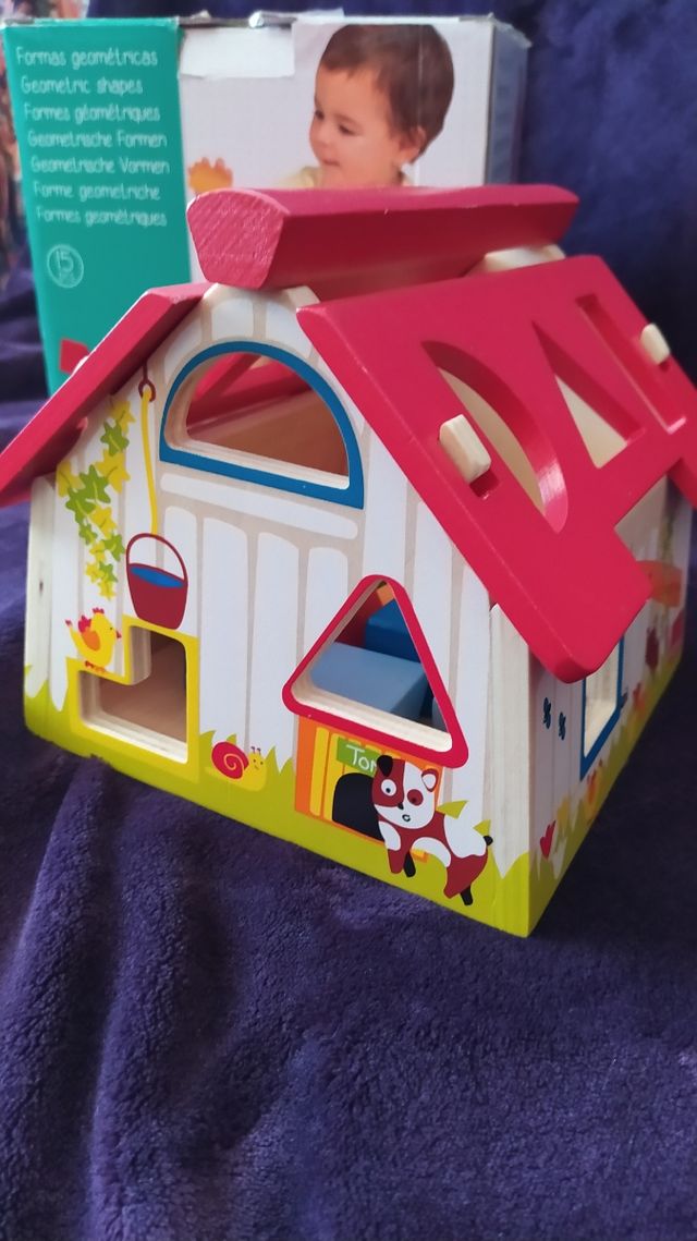 Juguete formas casita madera