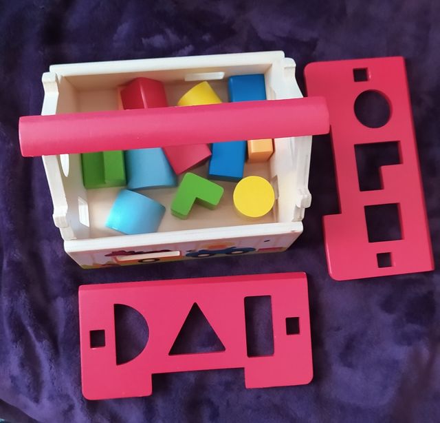 Juguete formas casita madera