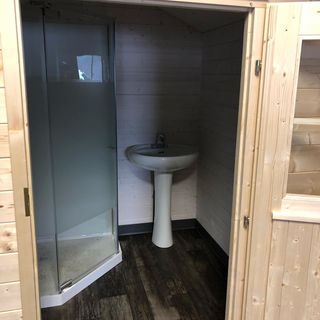 CASETA DE MADERA PARA TU JARDIN  