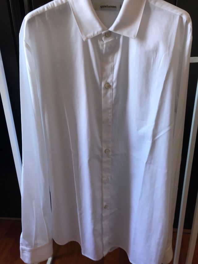 Nostrasantissima camicia bianca