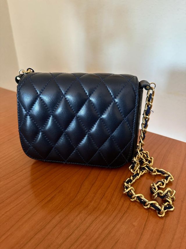 bolso de fiesta con cadena dorada