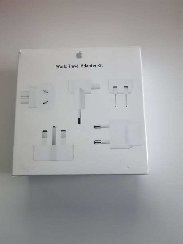 Set di adattatori da viaggio originali Apple 