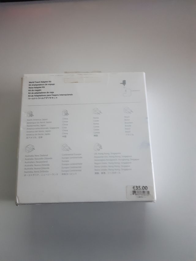 Set di adattatori da viaggio originali Apple 