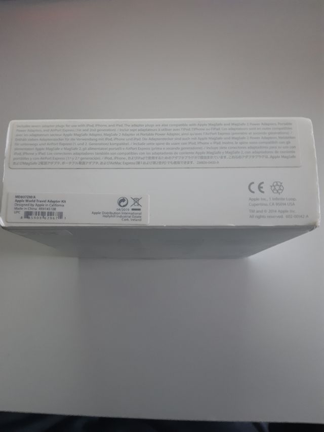 Set di adattatori da viaggio originali Apple 