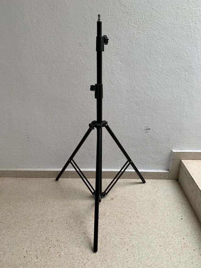 Trípode para flashes fotografía