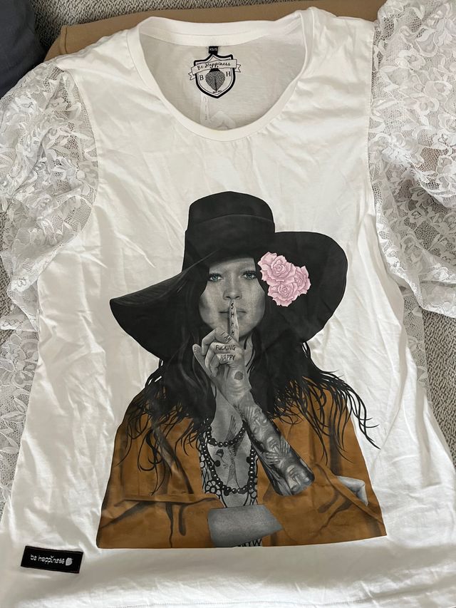 Camiseta con blonda volantes Pepa Flores