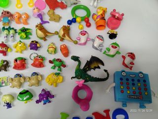 Lotto piccoli pupazzi giochini calamite assortiti