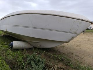 Embarcación, bote,barco,casco sin motor.