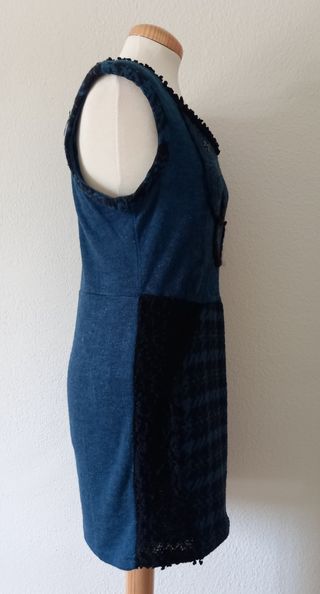 vestido mini de punto, con pasamanería.tallaM/L