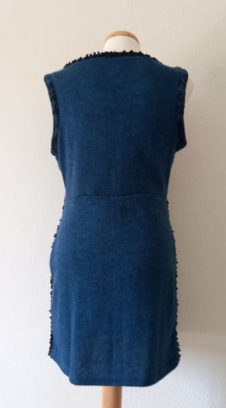 vestido mini de punto, con pasamanería.tallaM/L