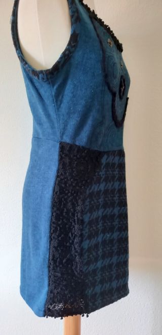 vestido mini de punto, con pasamanería.tallaM/L