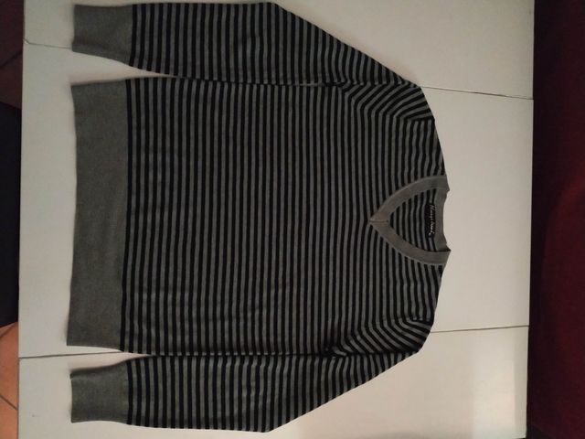 pullover righe scollo a V 