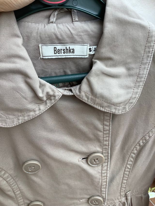 Gabardina Bershka