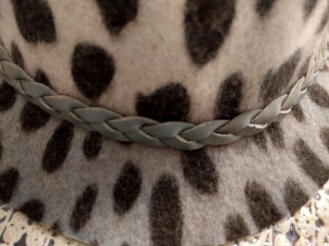 Cappello donna in panno feltro maculato animalier