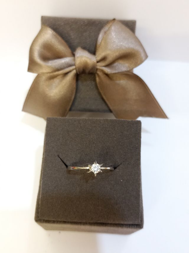 solitario oro con brillante