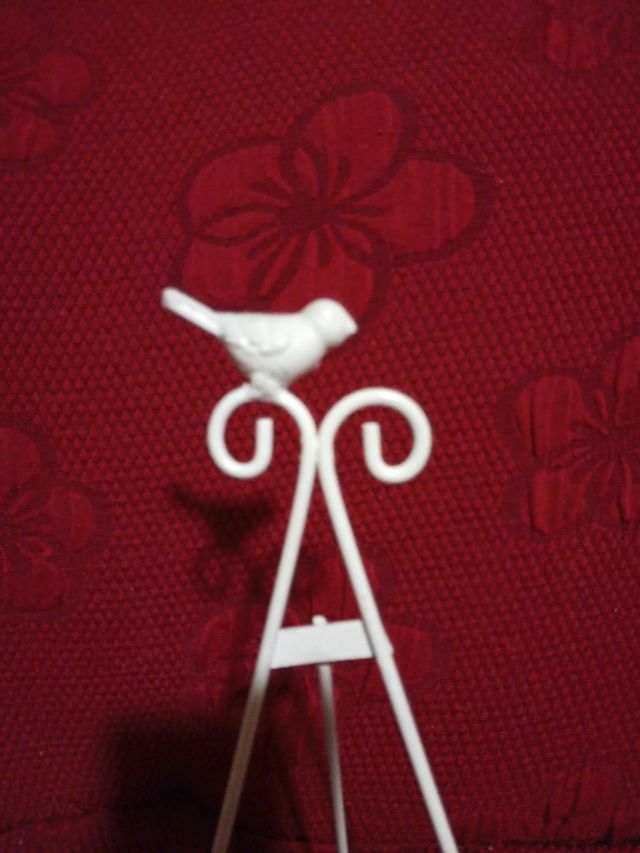 piedistallo in ferro ricamato nuovo