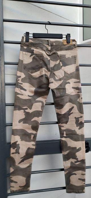 PANTALÓN ESTAMPADO CAMUFLAJE