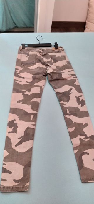 PANTALÓN ESTAMPADO CAMUFLAJE