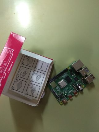 Raspberry Pi 4 de 4GB (sin usar) 