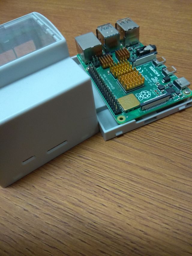 Caja carril Din para Raspberry Pi 4 (sin usar) 