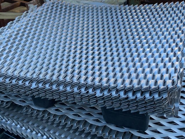 LAMIERA STIRATA attrezzature di lavoro in vendita a Leini (Torino)