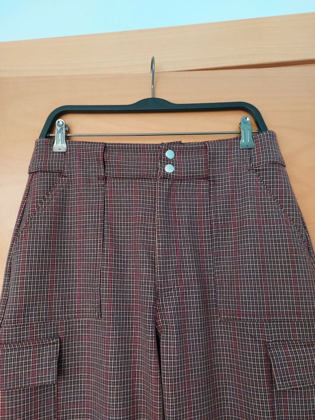 Pantalón Pull&Bear.Tiro 37 cm.Largo 100 cm.