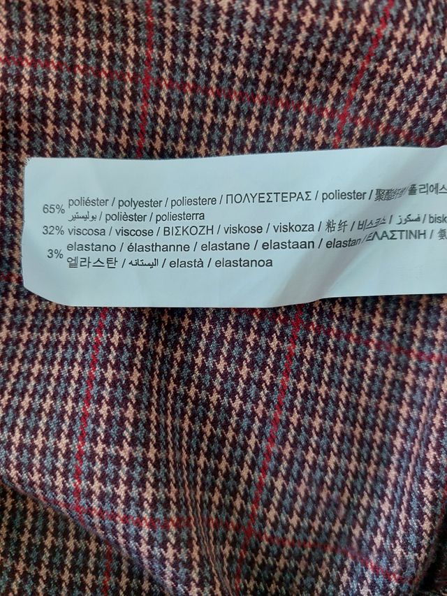 Pantalón Pull&Bear.Tiro 37 cm.Largo 100 cm.