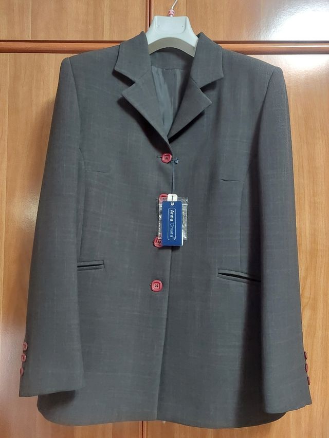 Completo giacca e pantalone con cartellino