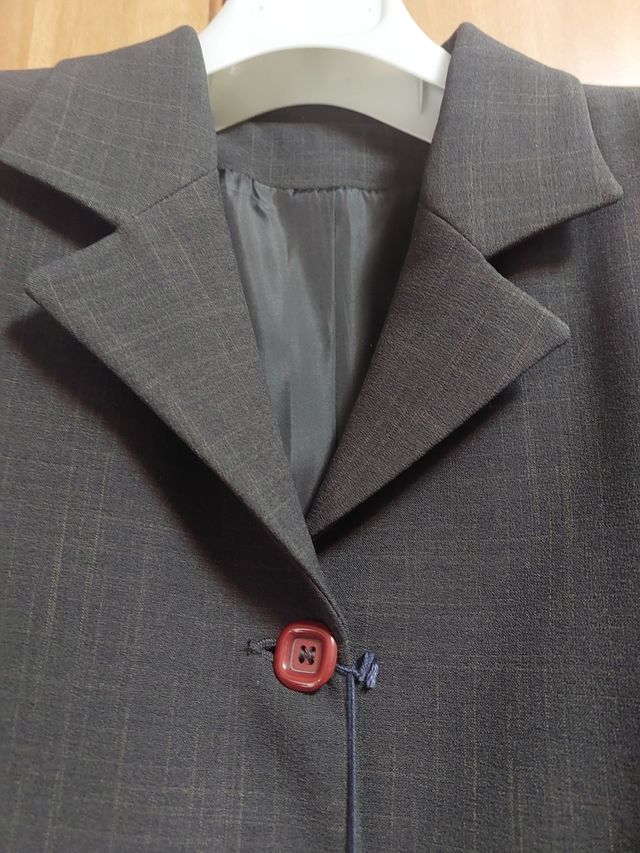 Completo giacca e pantalone con cartellino