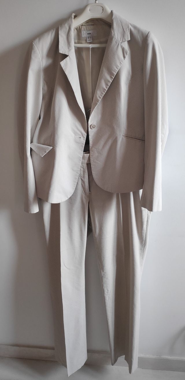 Traje de mujer Crema a rayas