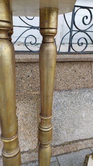 Antiguas peanas madera