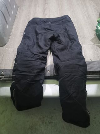 pantalón gordura con protecciones 