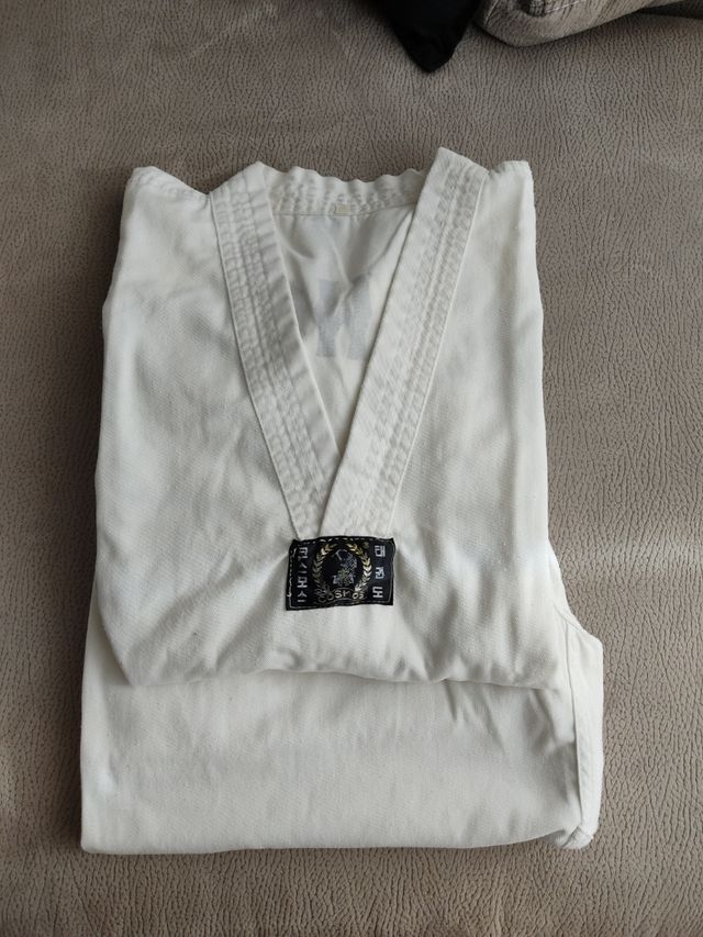 Equipación taekwondo hombre