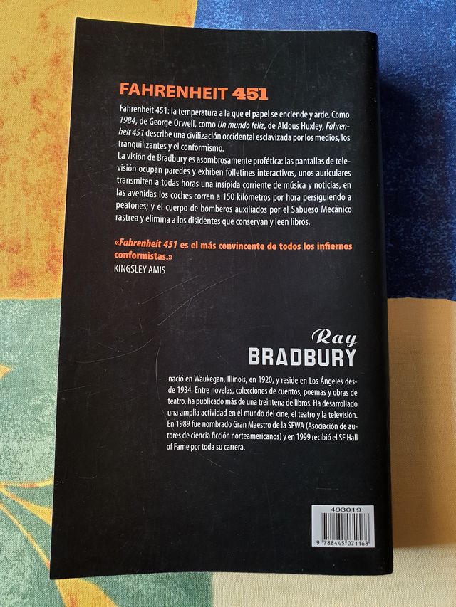 Ray Bradbury - Fahrenheit 451 (español, 270 pags.)