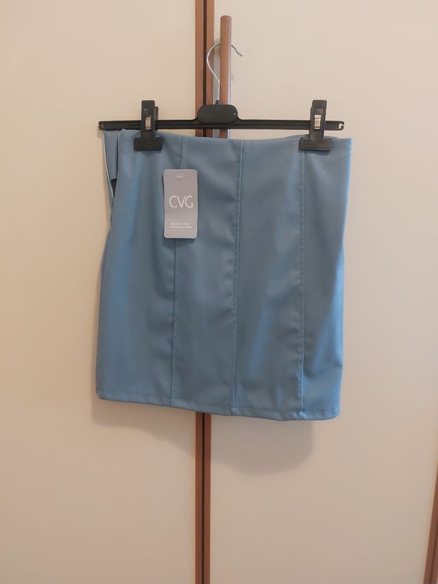 gonna azzurra effetto pelle