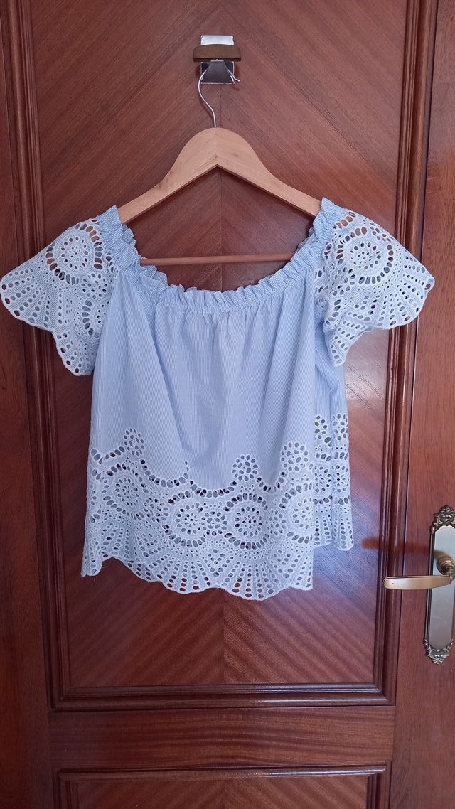 Camiseta de cuello barco de Stradivarius