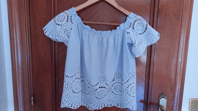 Camiseta de cuello barco de Stradivarius