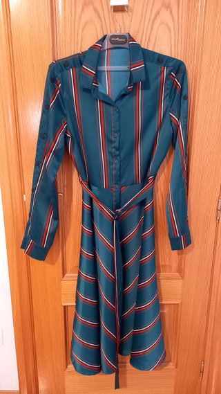 Vestido midi de manga larga de Sfera